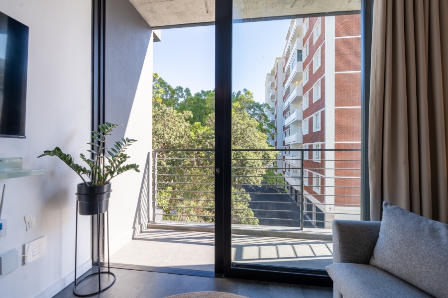 1 Bedroom Property for Sale in Sea Point Western Cape